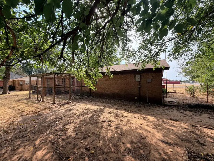 1104 Hillcrest Drive, Waurika, OK 73573 - #3