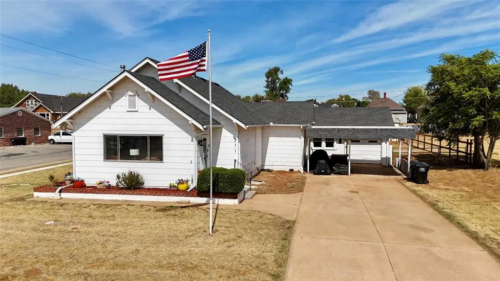305 E Main Street, Hydro, OK 73048 - #1