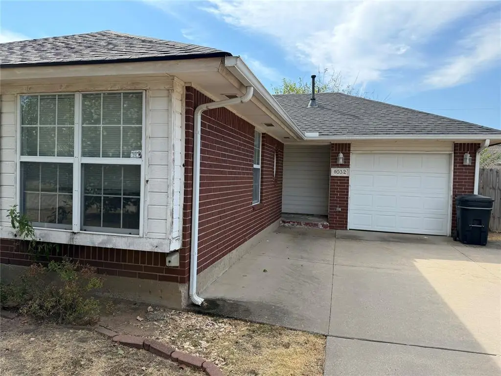 1032 Cambridge Court, Moore, OK 73160 - #1