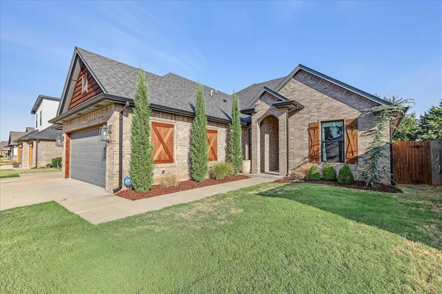 709 E Barajas Terrace, Mustang, OK 73064 - #2