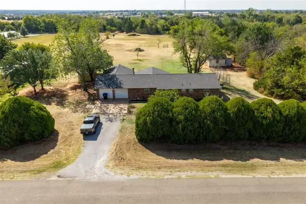 4150 W Evergreen Drive, Edmond, OK 73025
