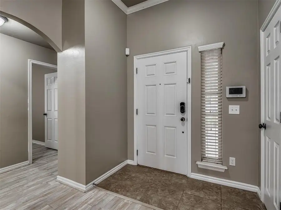 604 SW 44th Street, Moore, OK 73160 - #3