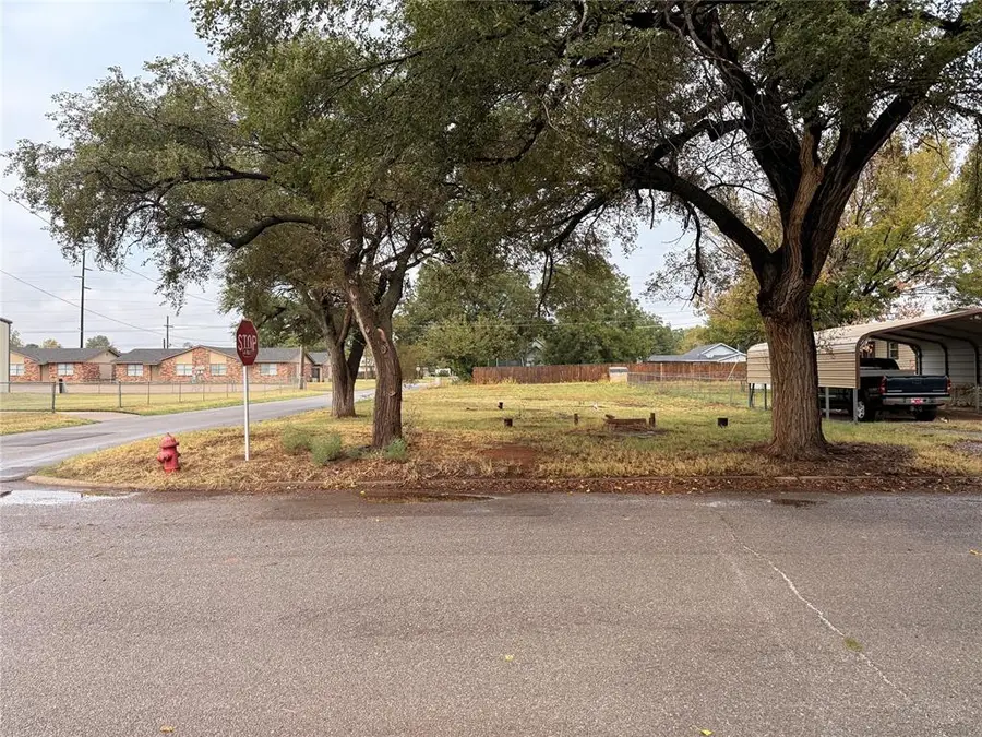 416 S State Avenue, Elk City, OK 73644 - #2
