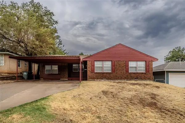 1113 Nowahy Avenue, Clinton, OK 73601
