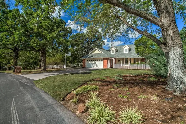 501 Pleasant Oaks Circle, Edmond, OK 73034