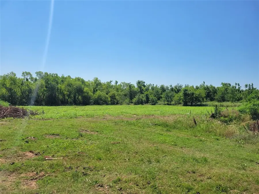 402 S 3rd Street, McLoud, OK 74851 - #3