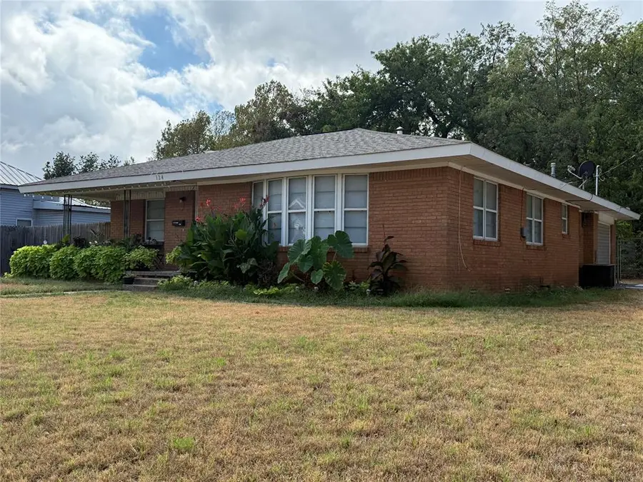 124 S 11th Street, Chickasha, OK 73018 - #2