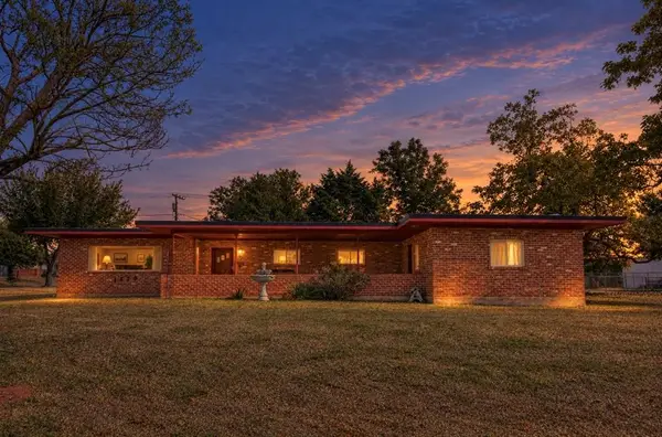 1628 W Carolina Avenue, Chickasha, OK 73018