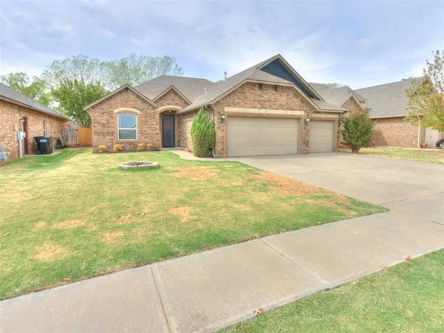 2921 San Juan Trail, Moore, OK 73160 - #2