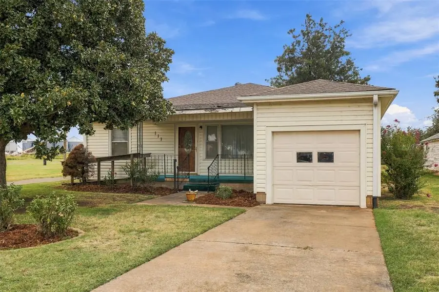 111 W Colorado Avenue, Okarche, OK 73762 - #2