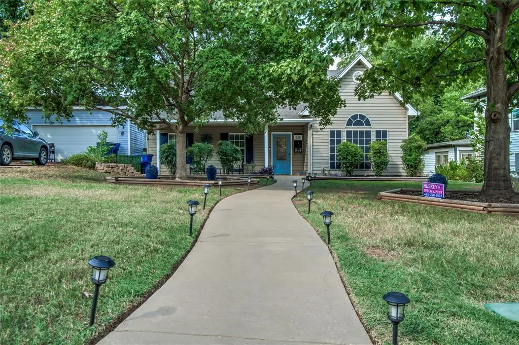 616 E Washington Avenue, Guthrie, OK 73044 - #1