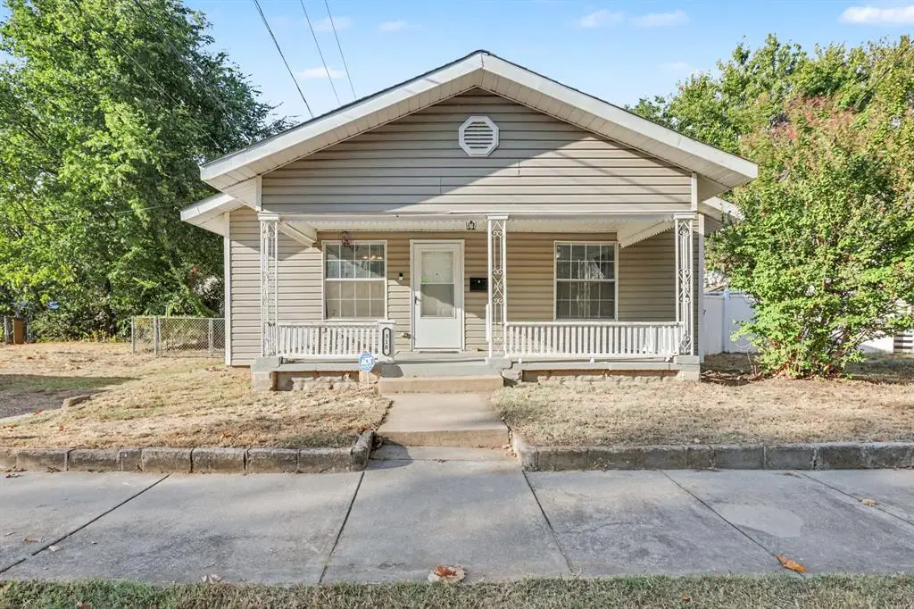 318 W Ridgewood Street, Shawnee, OK 74801 - #1