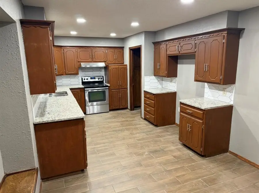 8120 NW 101st Street, Oklahoma City, OK 73162 - #2