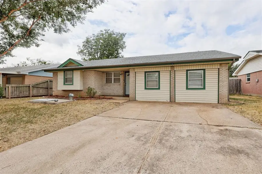 919 N Norman Avenue, Moore, OK 73160 - #2