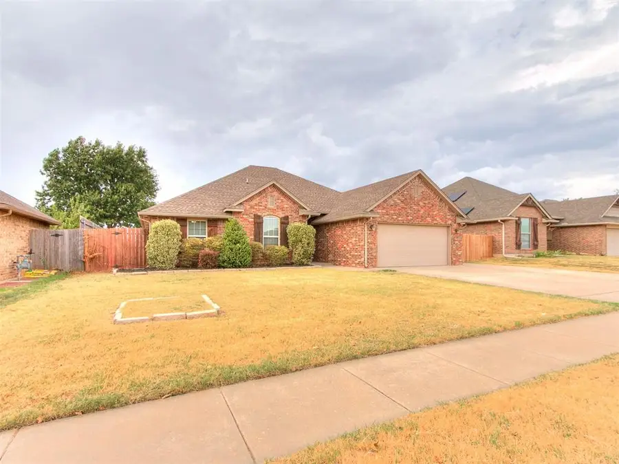 805 S Bouziden Drive, Moore, OK 73160 - #2