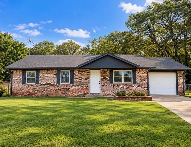1122 E 17th Street, Chandler, OK 74834 - #1