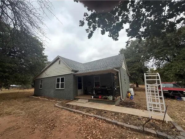 106 W Central Avenue, Carney, OK 74832