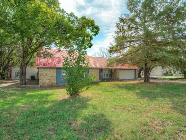 1329 Oxford Road, Davis, OK 73030