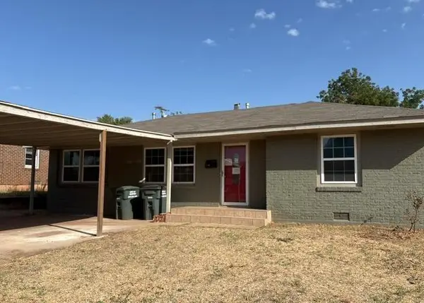 1105 Nowahy Avenue, Clinton, OK 73601