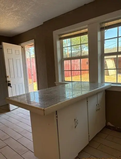 1105 Nowahy Avenue, Clinton, OK 73601 - #3