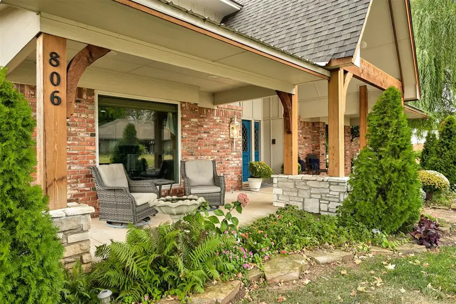 806 Glenmanor Drive, Midwest City, OK 73110 - #3