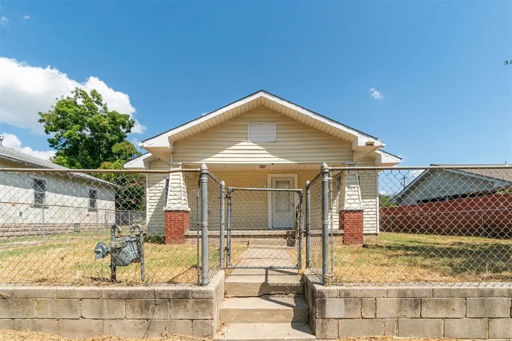 319 S Oklahoma Avenue, Shawnee, OK 74801 - #1
