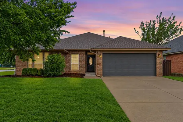 2222 Appalachian Trail, Edmond, OK 73003