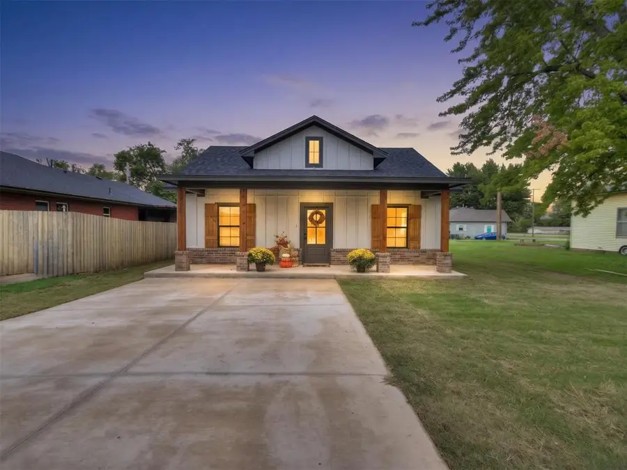 226 E Oklahoma Avenue, Kingfisher, OK 73750 - #2