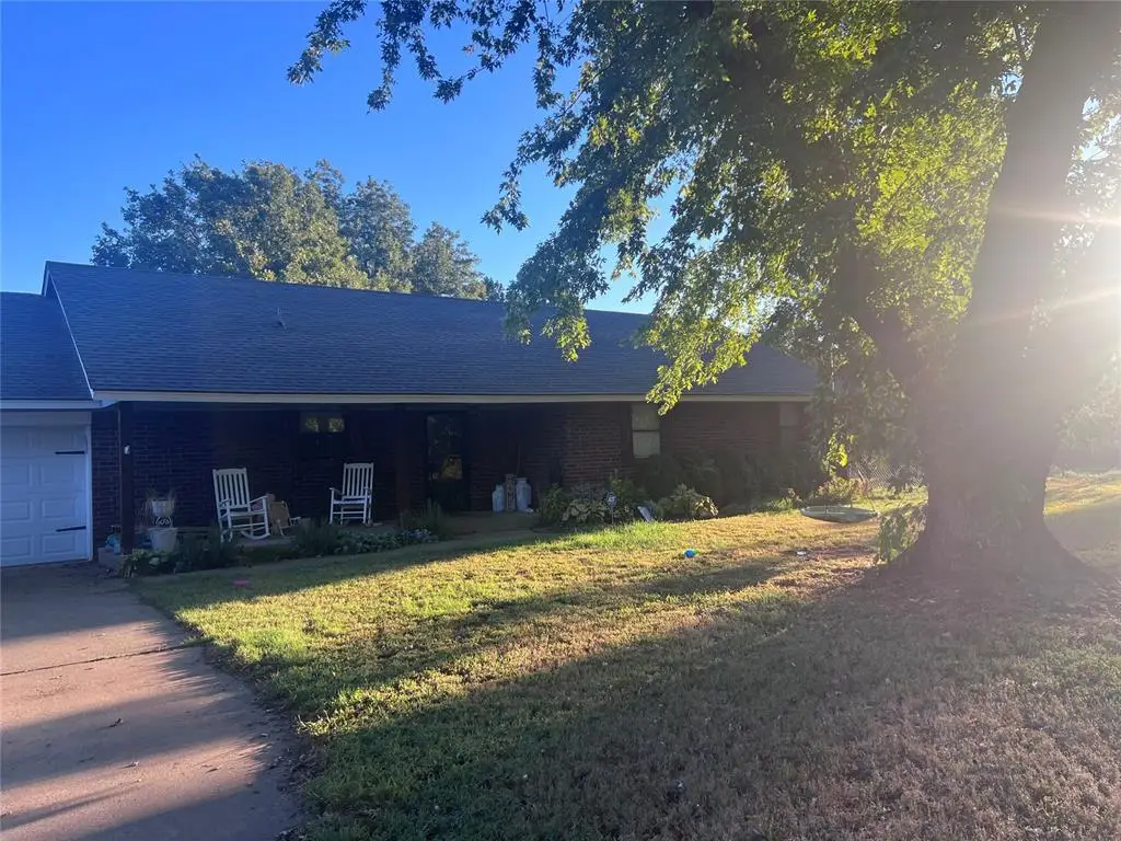 624 S Madison Avenue, Blanchard, OK 73010 - #1