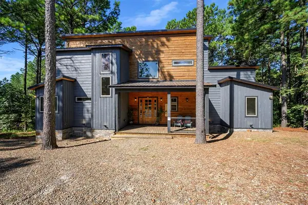 2093 Pine Hills Road, Broken Bow, OK 74728