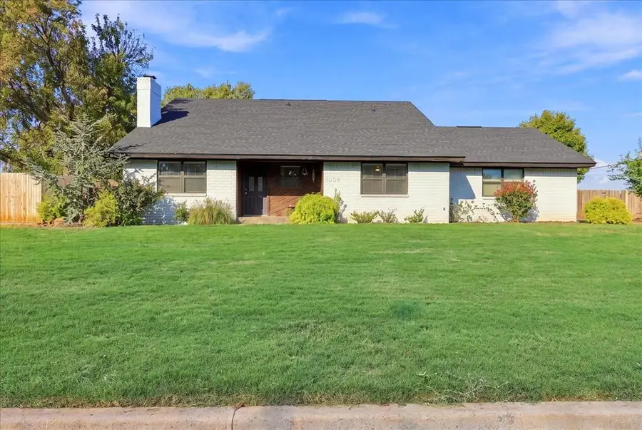 1009 Mac Drive, Elk City, OK 73644 - #2