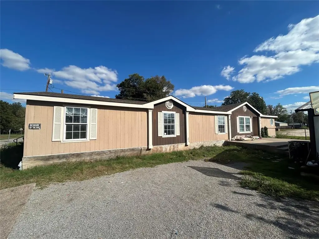 202 S Cedar Avenue, Erick, OK 73645 - #1