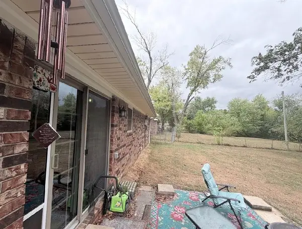 301 Countryside Lane, Roland, OK 74954