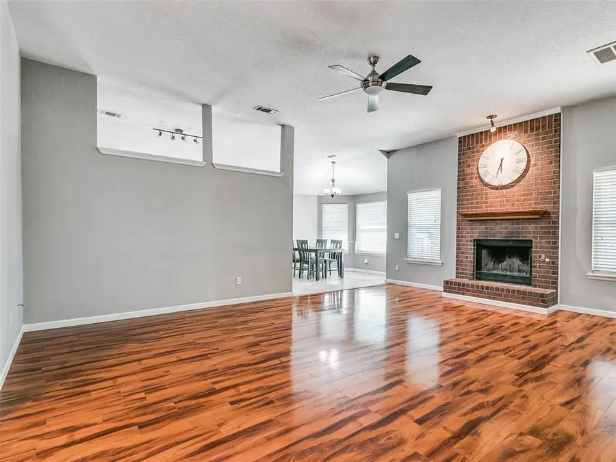908 SE 38th Street, Moore, OK 73160 - #3