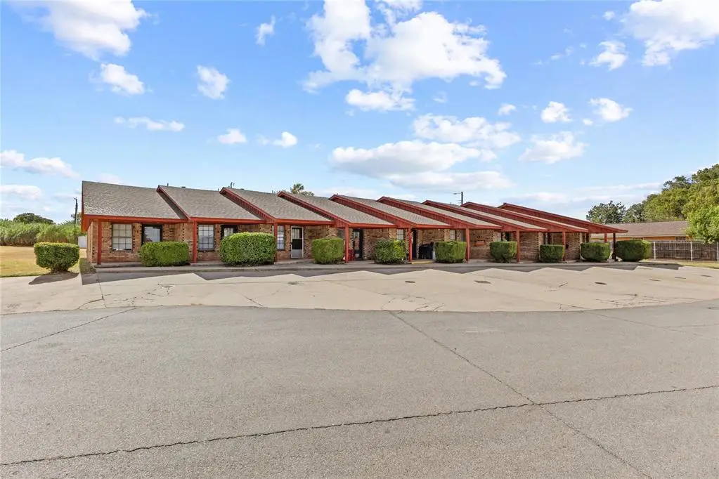 404 S 23rd Street, Clinton, OK 73601 - #1