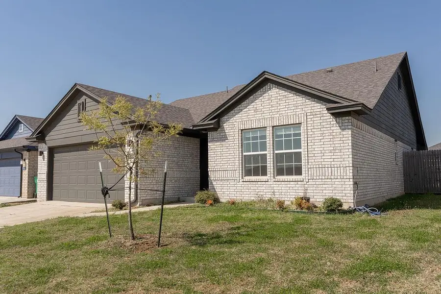 401 Nest Drive, Yukon, OK 73099 - #2