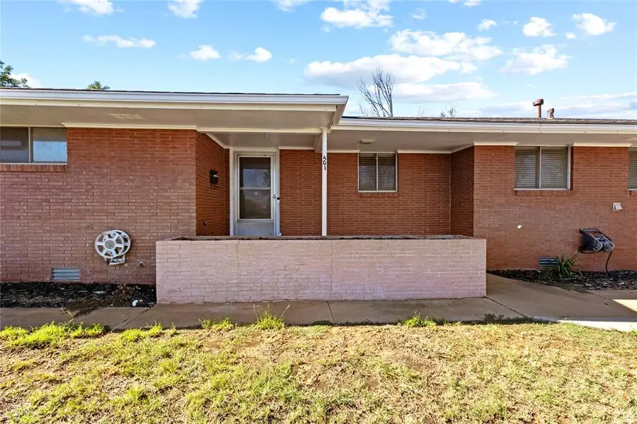 401 N Arizona Street, Weatherford, OK 73096 - #3