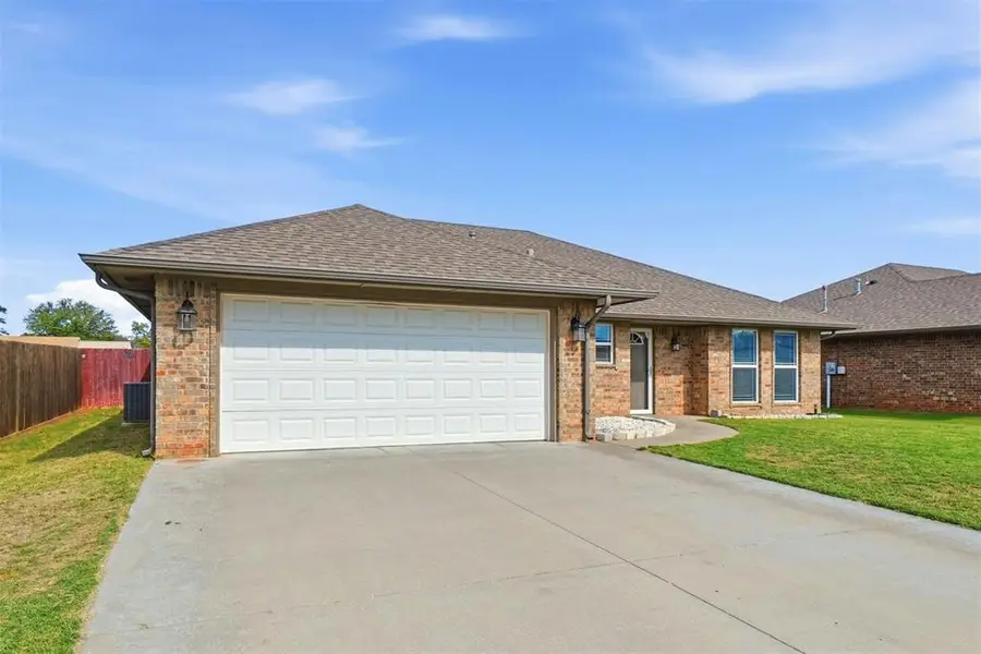 107 Breckenridge Drive, Elk City, OK 73644 - #2