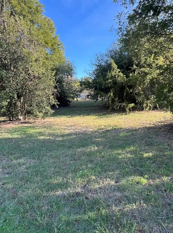 310 E Iowa Avenue, Chickasha, OK 73018 - #1