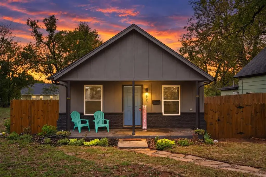 609 E Grant Avenue, Guthrie, OK 73044 - #1