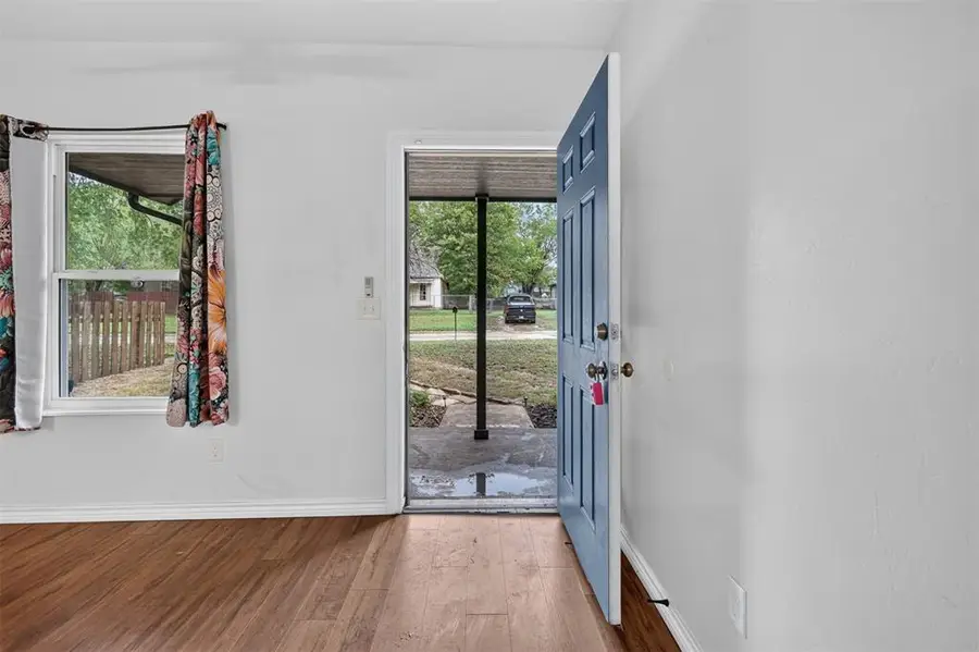 609 E Grant Avenue, Guthrie, OK 73044 - #2