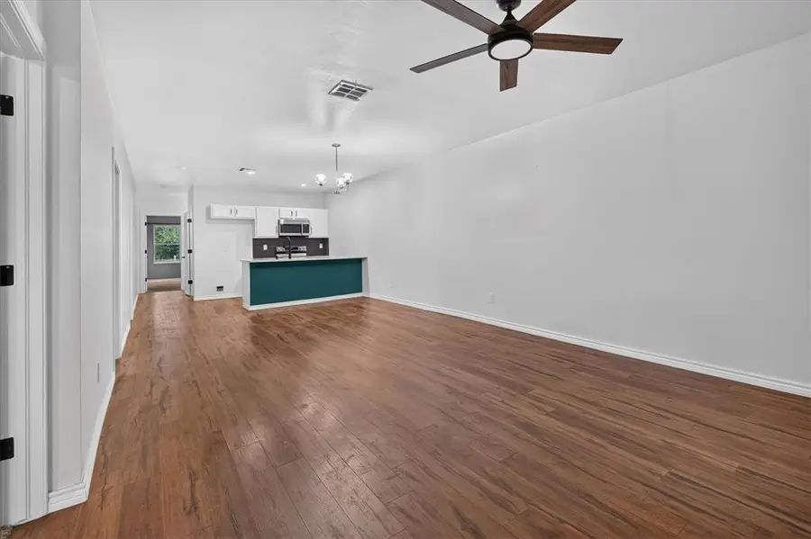 609 E Grant Avenue, Guthrie, OK 73044 - #3