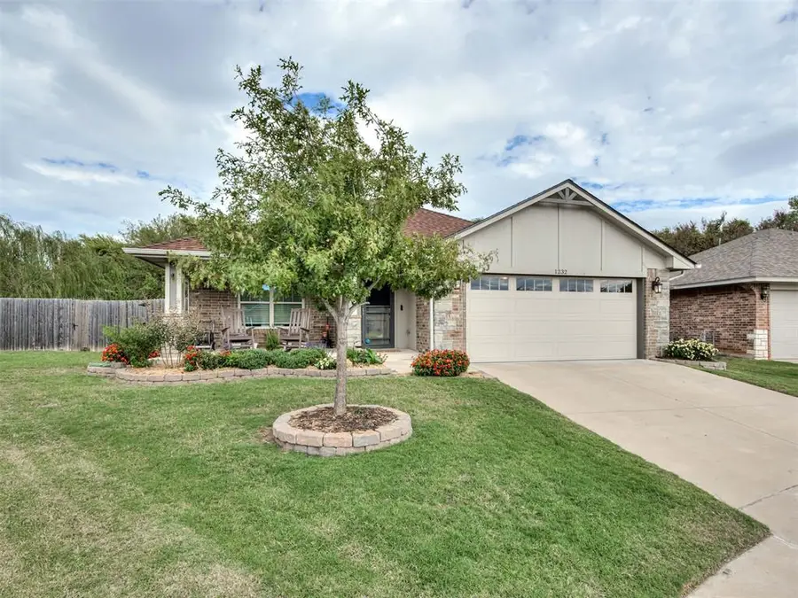 1232 Hickory Creek Drive, Yukon, OK 73099 - #2