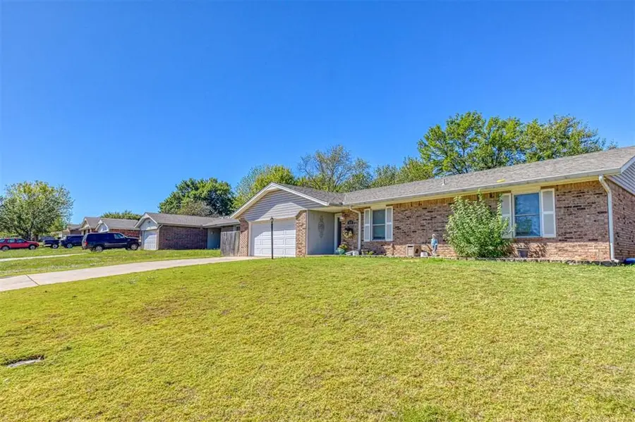 810 Madeline Drive, Shawnee, OK 74801 - #2