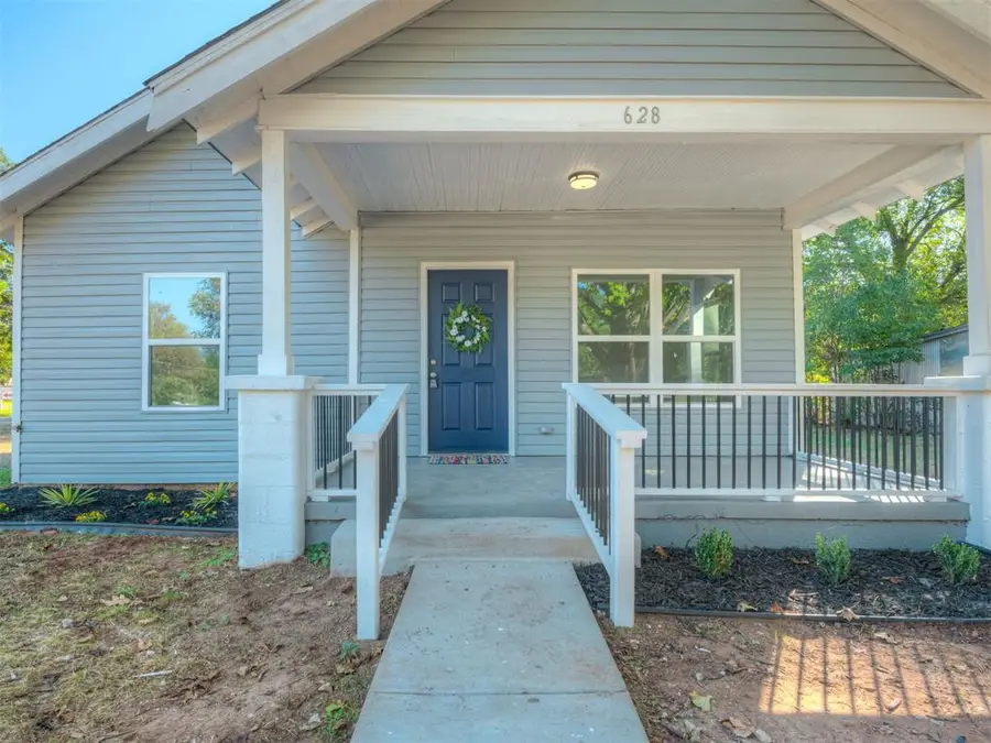 628 N 10th Street, Chickasha, OK 73018 - #2