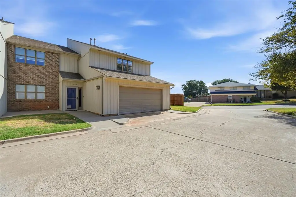 1011 Mockingbird Lane, Clinton, OK 73601 - #1