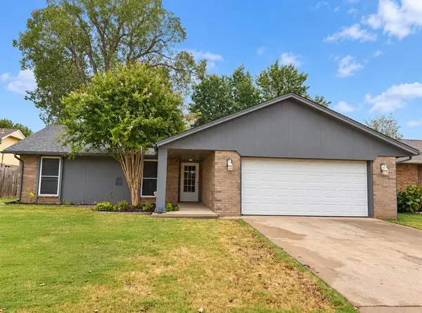 816 N Stout Circle, Moore, OK 73170