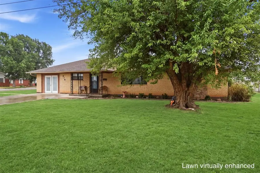 916 N Byers Avenue, Mangum, OK 73554 - #2