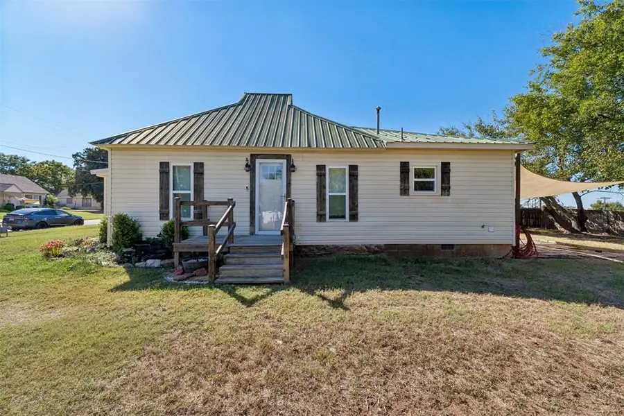 703 S Dewey Avenue, Chandler, OK 74834 - #3