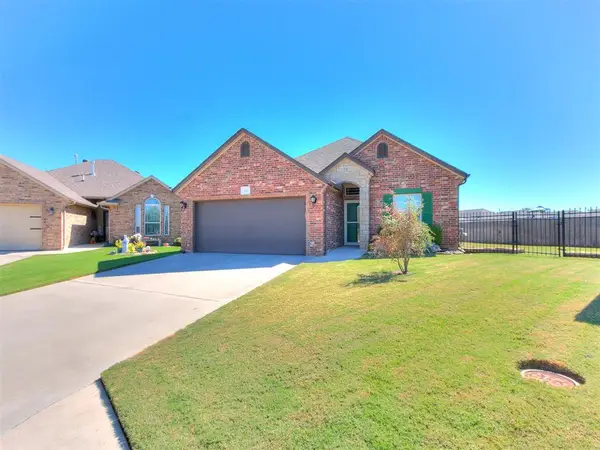 324 Golden Leaf Court, Moore, OK 73160